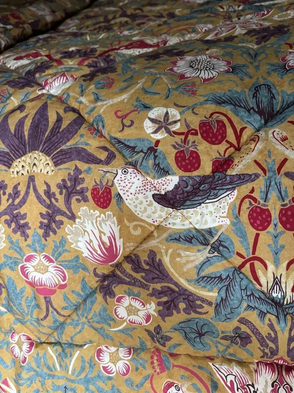 William Morris At Home Strawberry Thief Quilt Comforter full/Queen 88